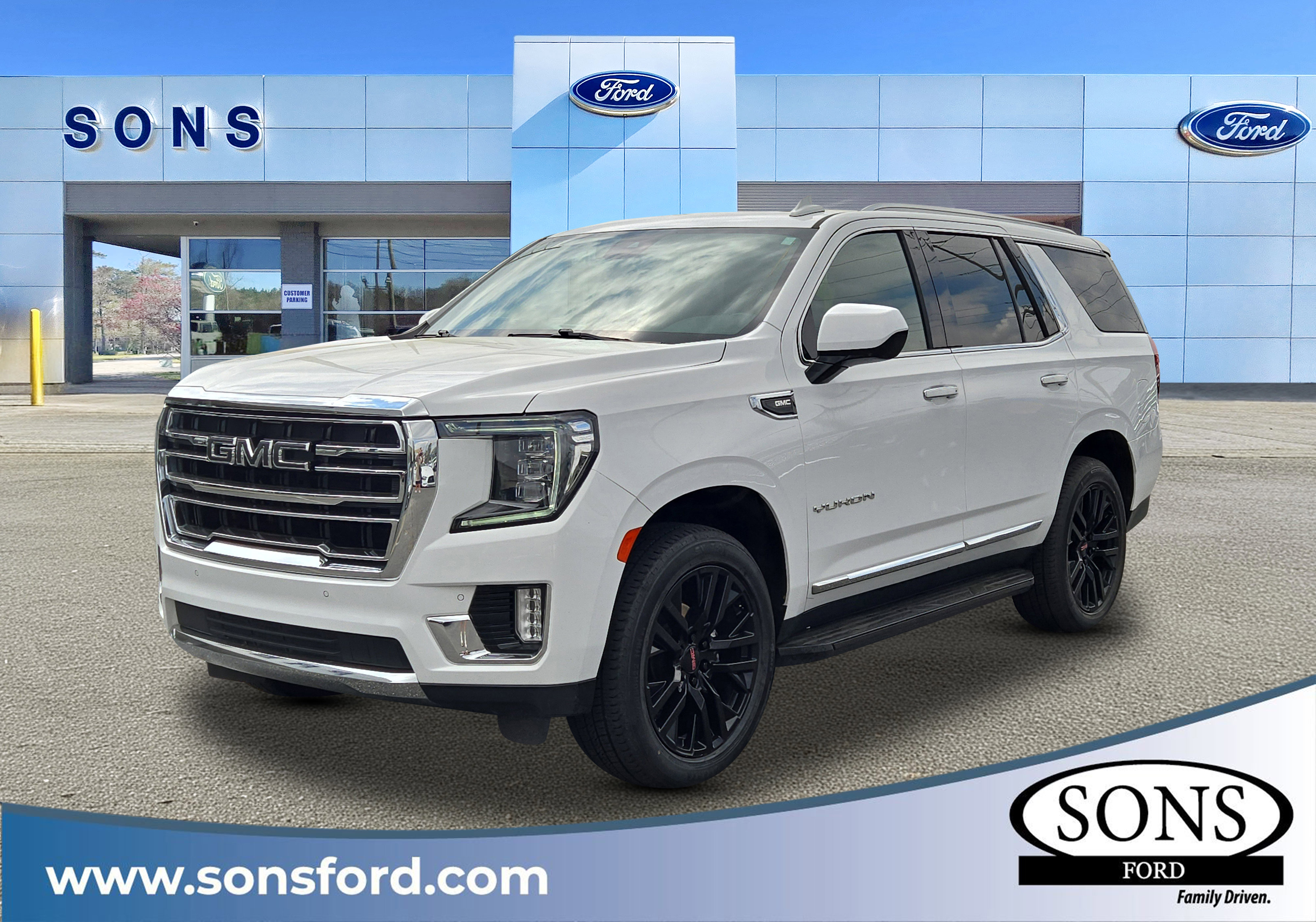 Used 2023 GMC Yukon SLT image 1