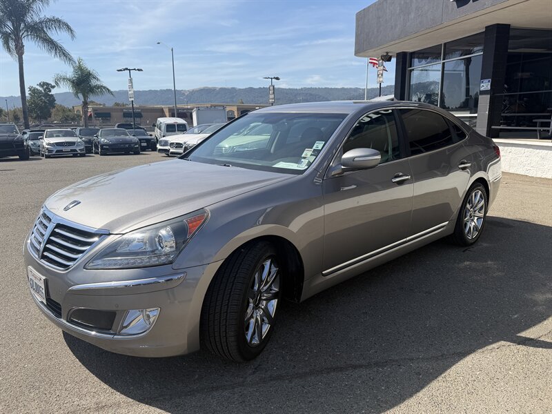 Used 2011 Hyundai Equus Signature RWD image 3