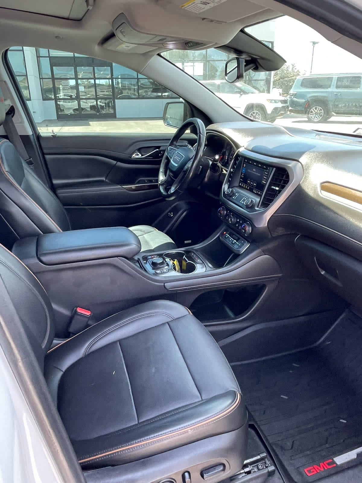 Used 2021 GMC Acadia AT4 w/ Technology Package AWD/4WD image 23