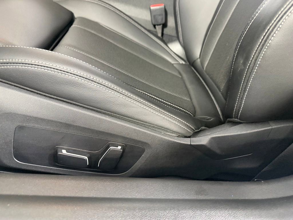 Used 2024 BMW 230i Coupe w/ Convenience Package RWD image 25