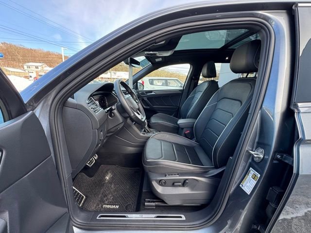 Certified 2022 Volkswagen Tiguan SEL R-Line image 29