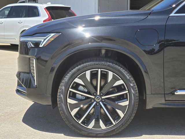 Used 2025 Volvo XC90 T8 Core image 13