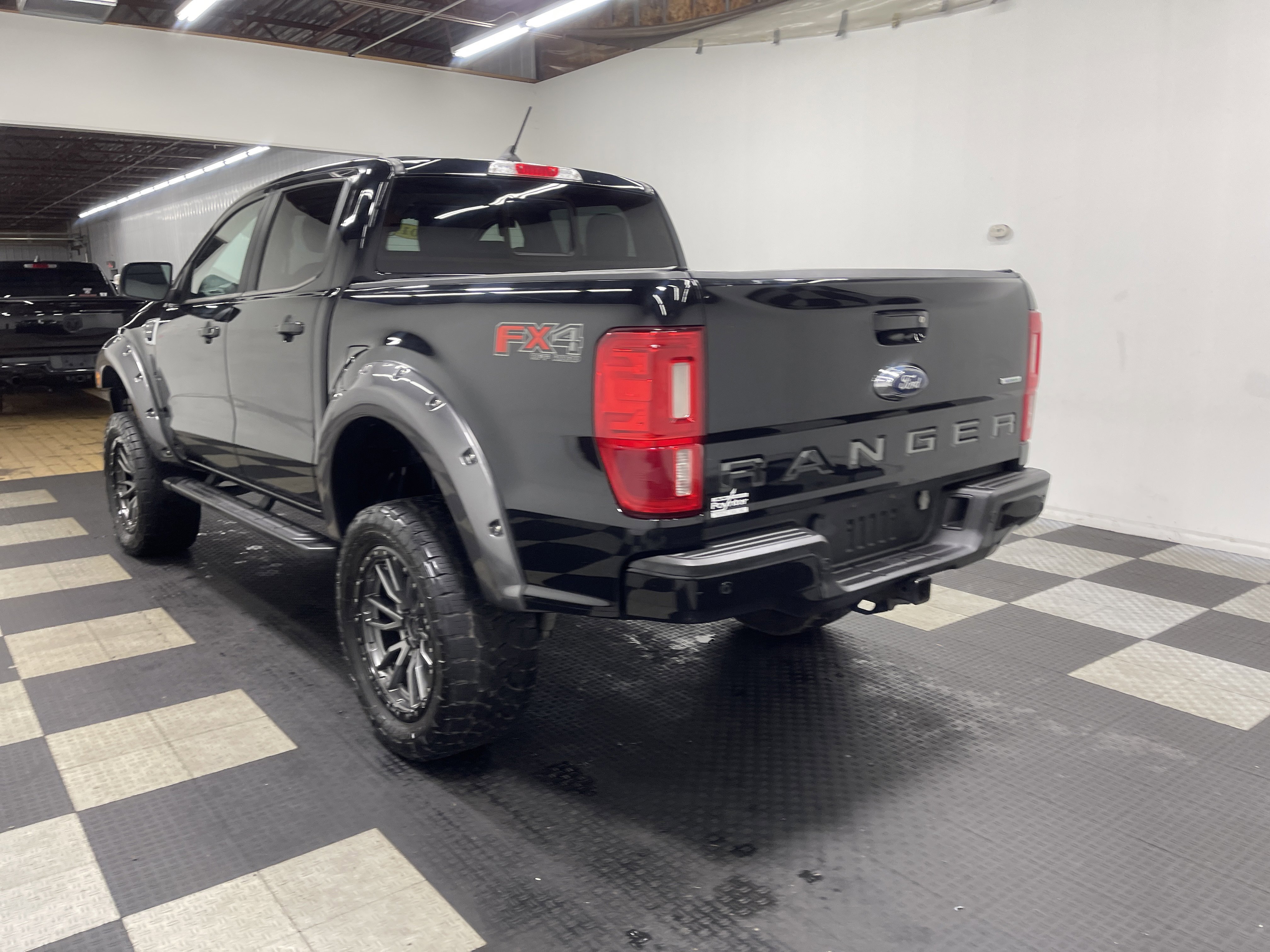 Used 2019 Ford Ranger Lariat w/ FX4 Off-Road Package AWD/4WD image 2