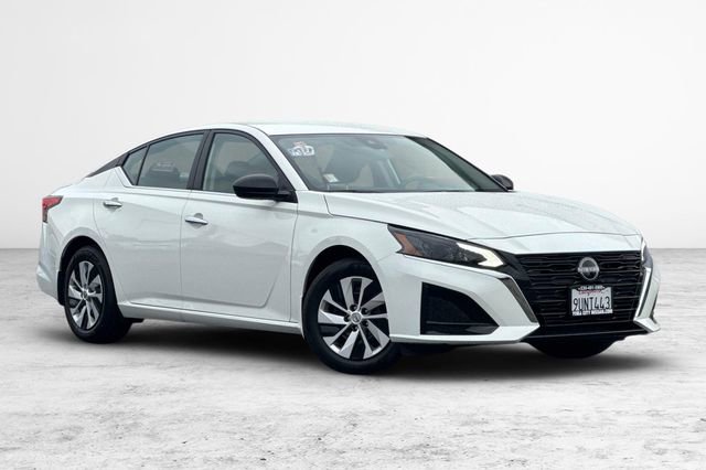 Used 2025 Nissan Altima 2.5 S image 2