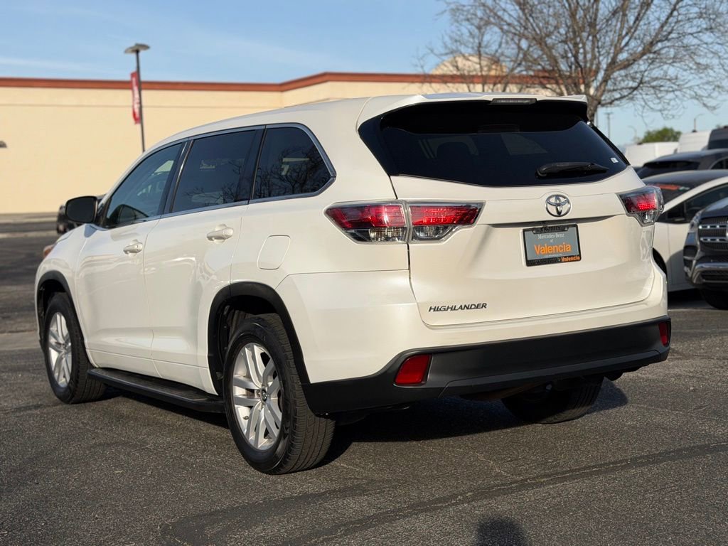 Used 2016 Toyota Highlander LE FWD image 10