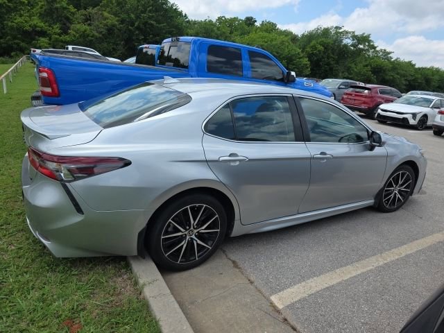 Used 2023 Toyota Camry SE FWD image 6