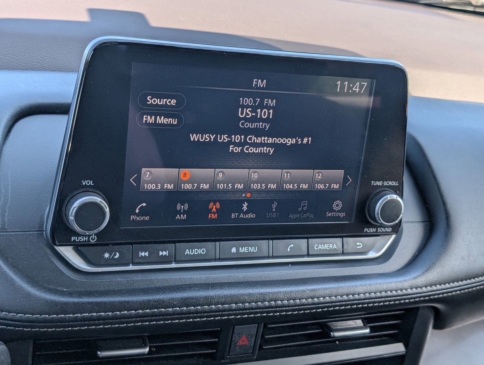 Used 2023 Nissan Rogue SV image 14