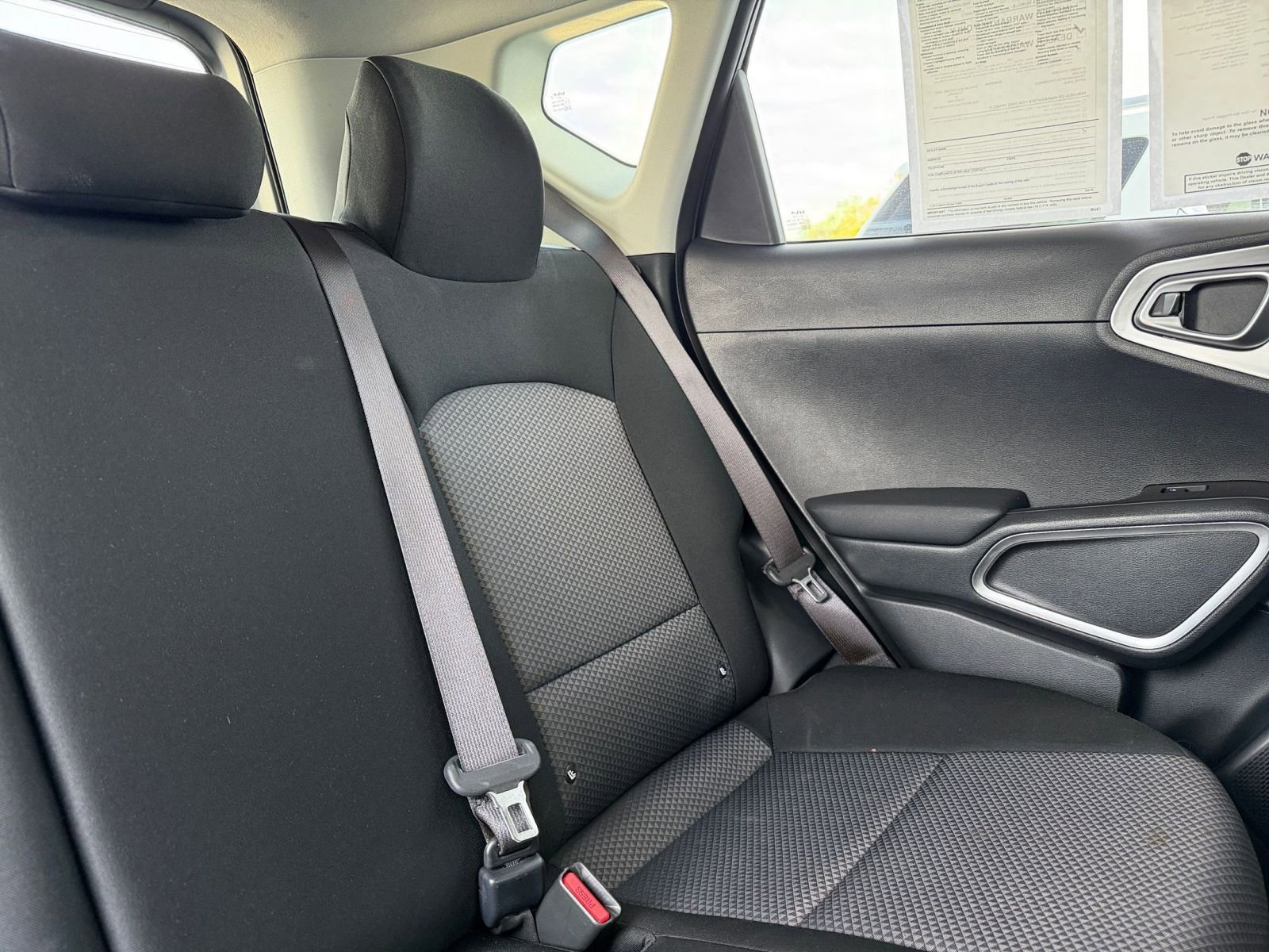 Used 2025 Kia Soul LX w/ LX Technology Package FWD image 35