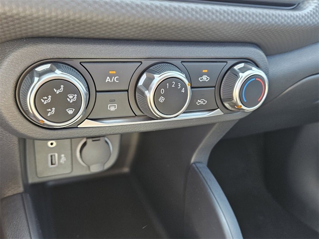 New 2025 Nissan Kicks Play S image 21