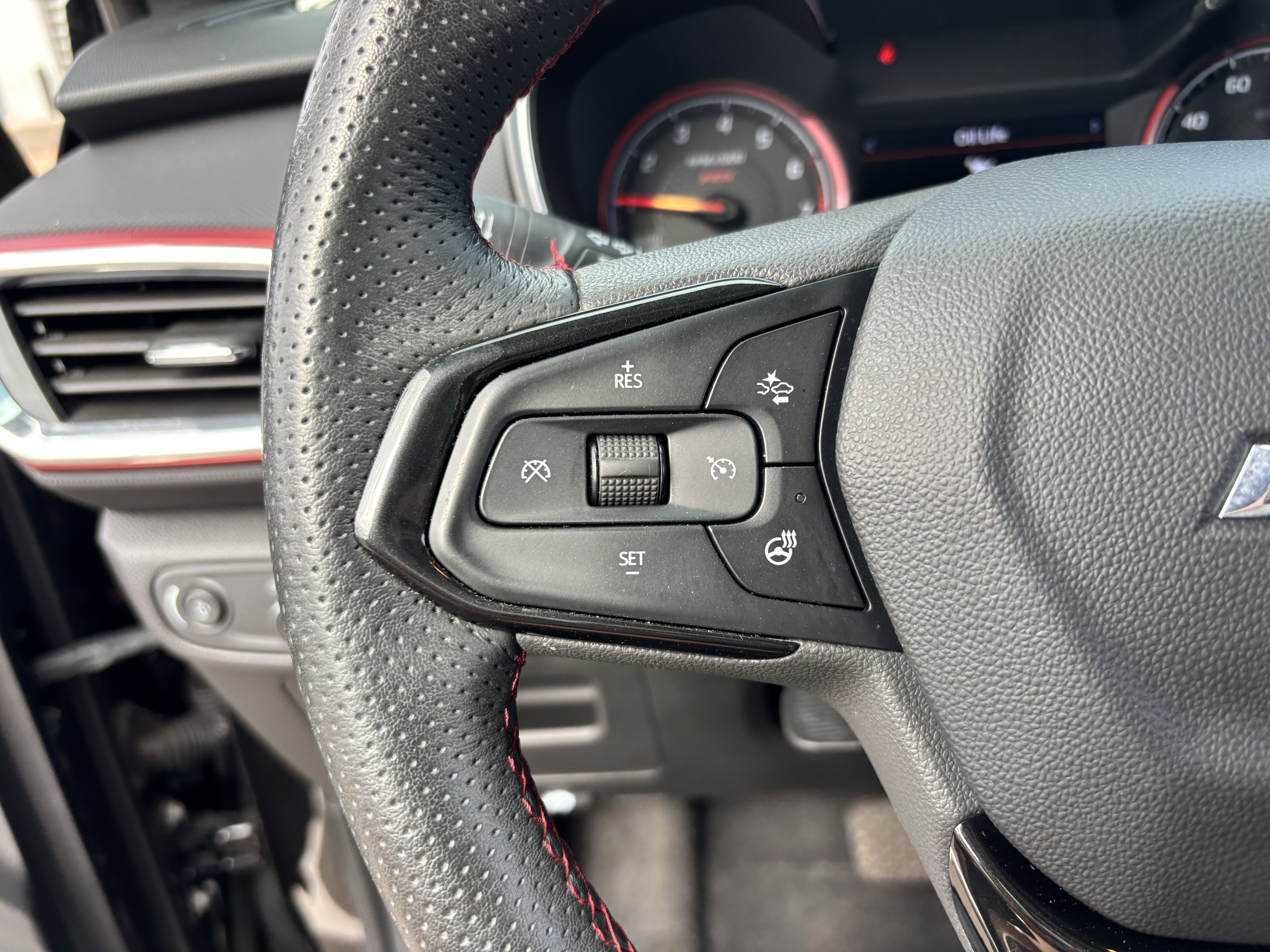 Used 2022 Chevrolet TrailBlazer RS w/ Technology Package FWD image 26