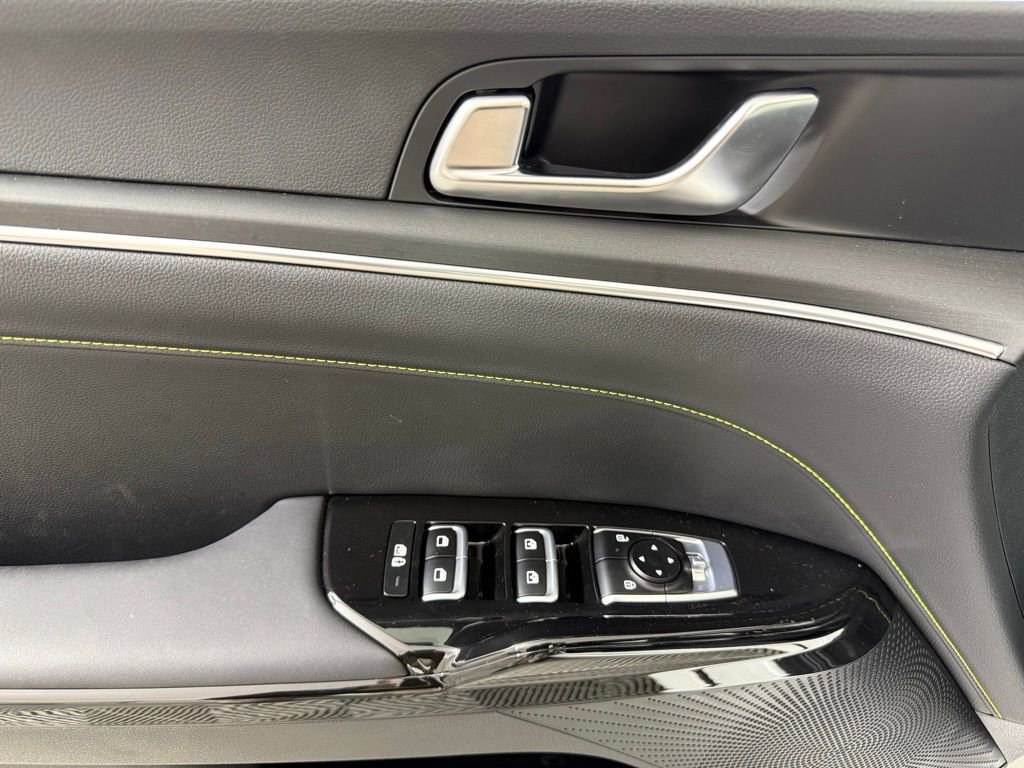 Used 2025 Kia K5 GT image 14