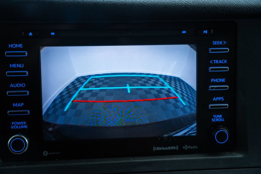 Used 2020 Toyota Sienna LE w/ LE Preferred Package FWD image 41