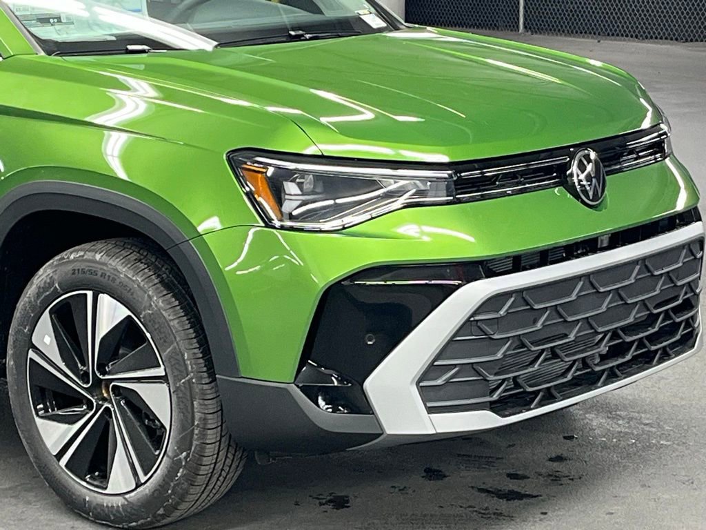 New 2026 Volkswagen Taos SE image 39