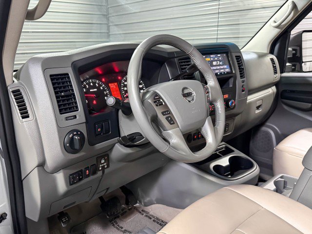 Used 2019 Nissan NV 3500 SL image 18