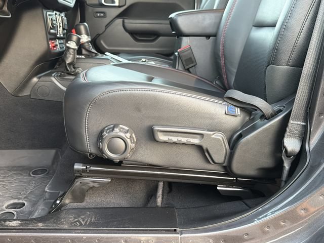 Used 2025 Jeep Wrangler Unlimited Rubicon AWD/4WD image 21