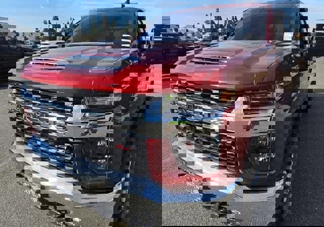 Used 2022 Chevrolet Silverado 2500 LT w/ Convenience Package image 3