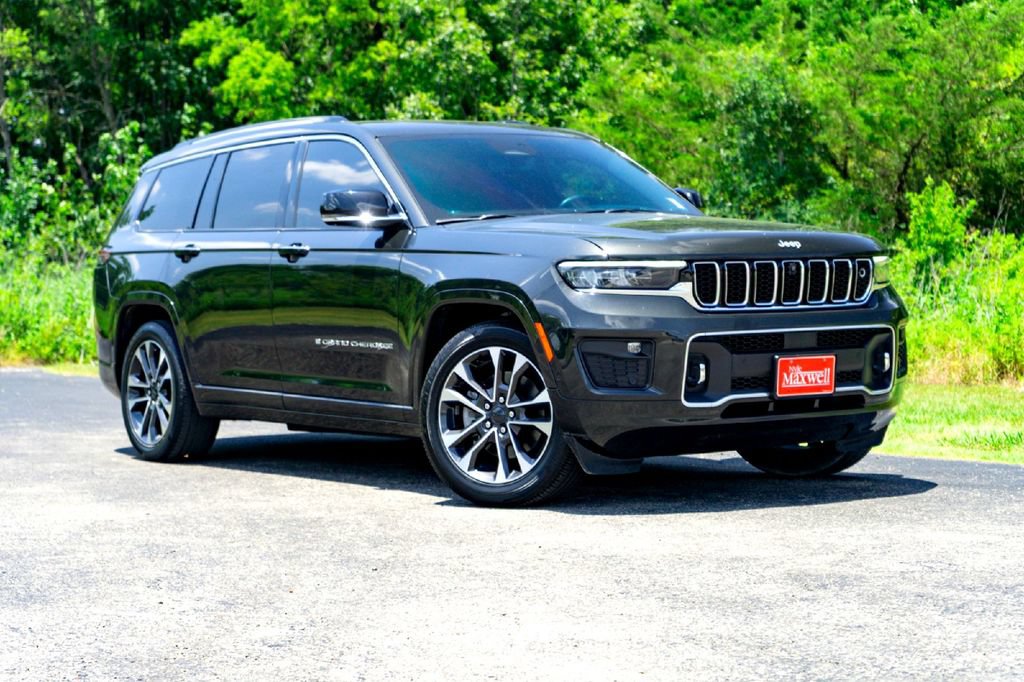 Used 2023 Jeep Grand Cherokee L Overland w/ Advanced Protech Group III AWD/4WD image 2