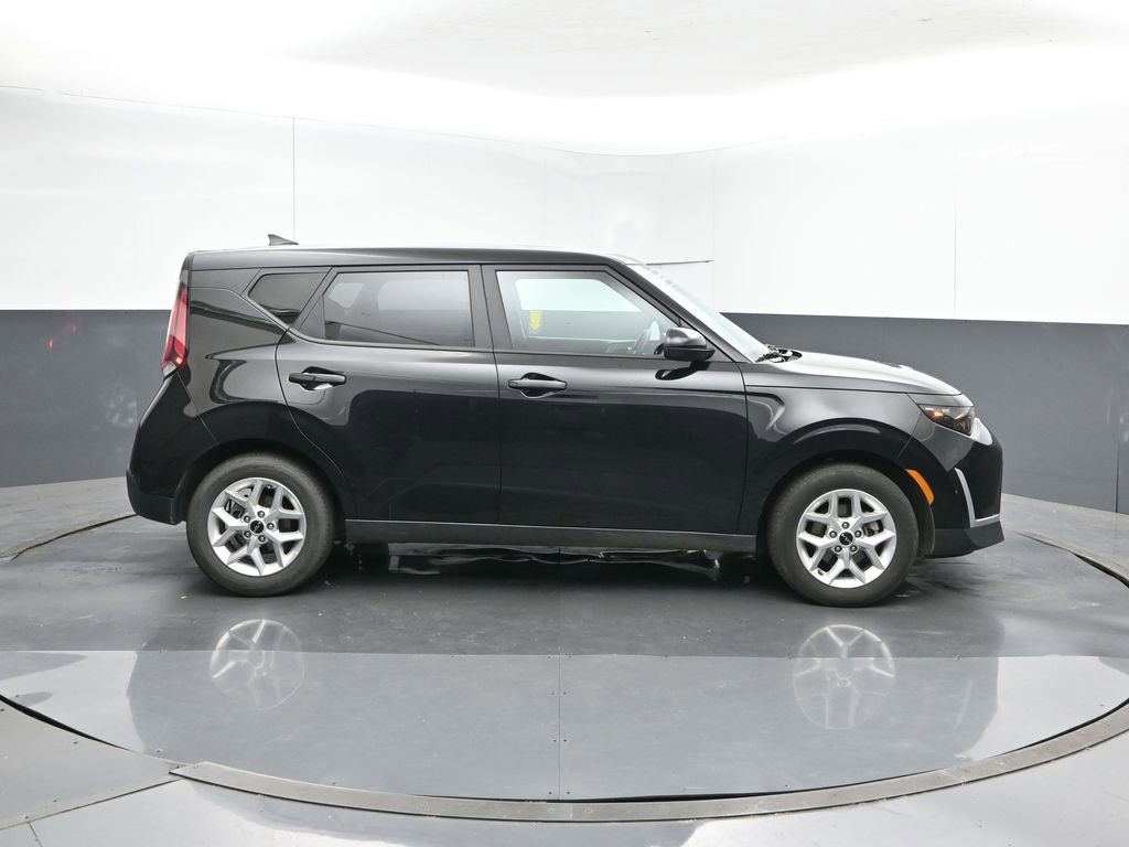 Used 2025 Kia Soul LX w/ LX Technology Package image 6