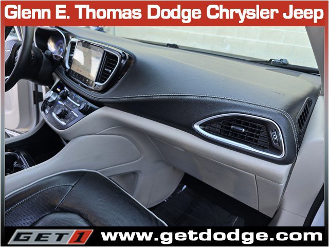 Certified 2024 Chrysler Pacifica Limited image 35