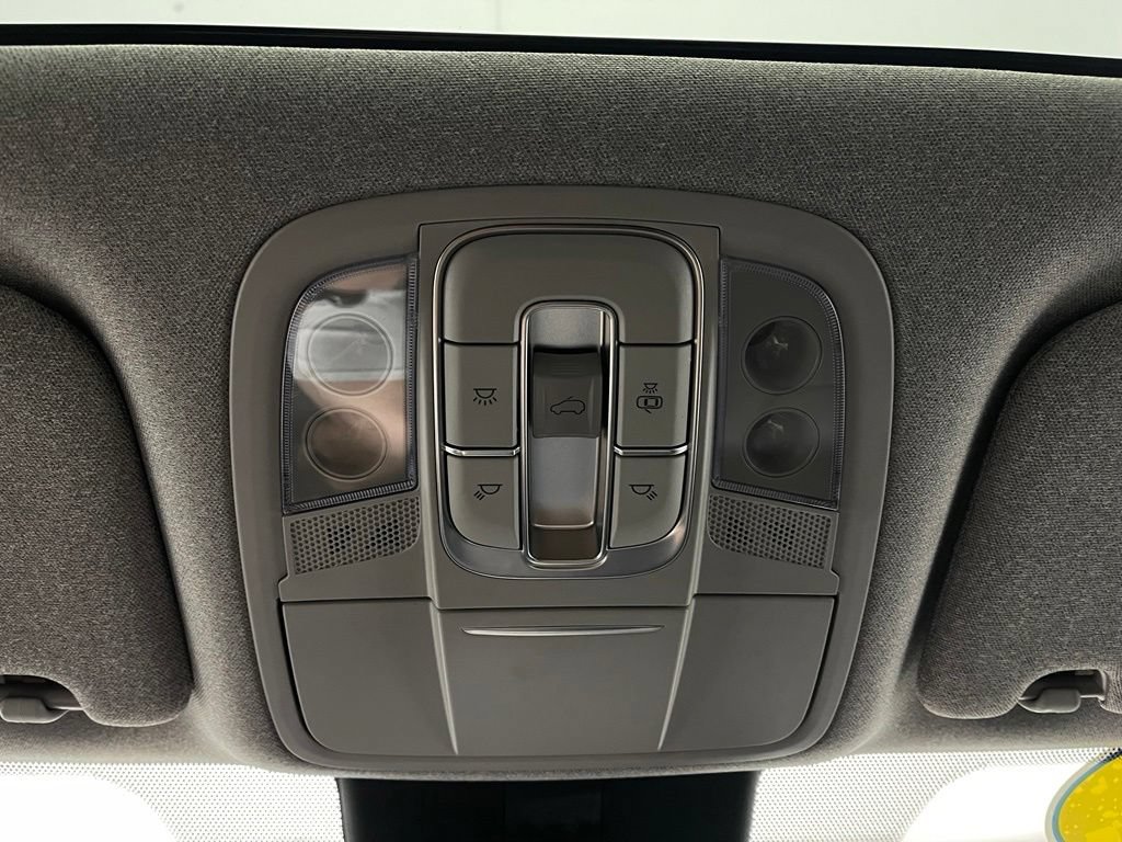 Used 2020 Hyundai Santa Fe Limited FWD image 24