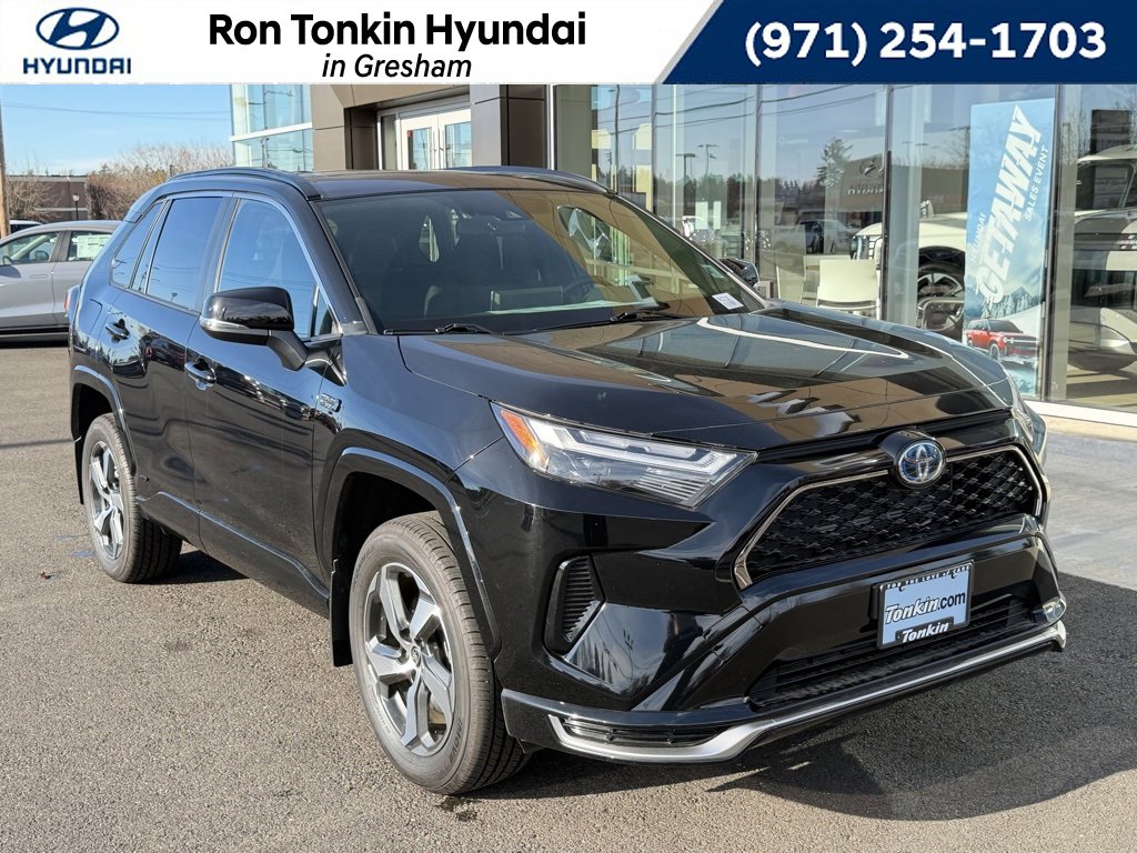 Used 2024 Toyota RAV4 SE image 1