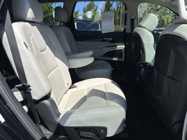Used 2023 Kia Telluride EX w/ EX Captain's Chair Package AWD/4WD image 11