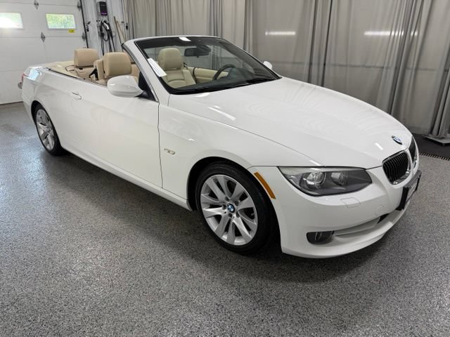 Used 2013 BMW 328i Convertible RWD image 3