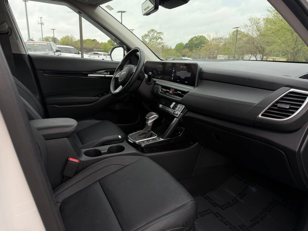 Used 2024 Kia Seltos EX image 32