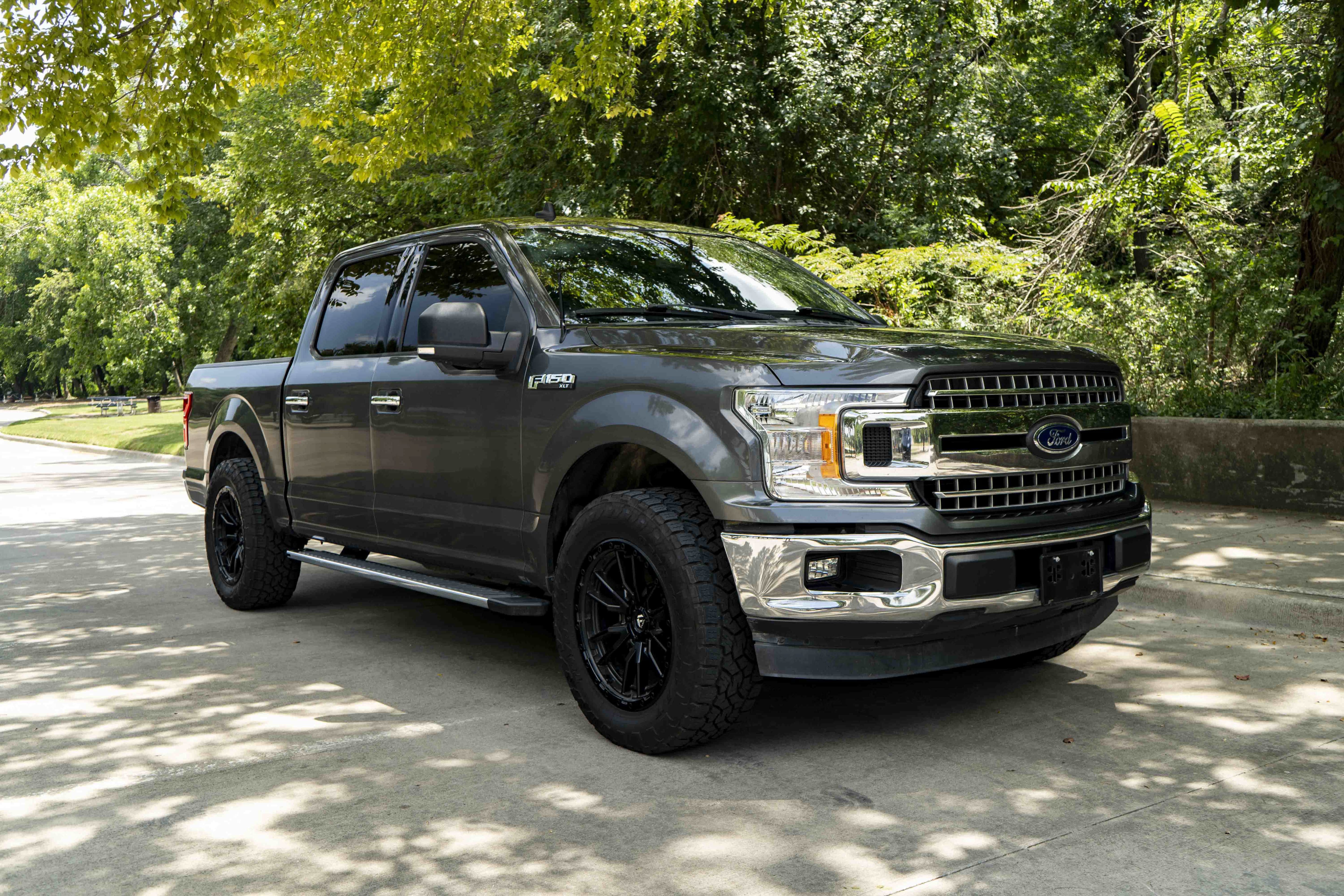 Used 2019 Ford F150 XLT w/ Equipment Group 302A Luxury RWD image 2