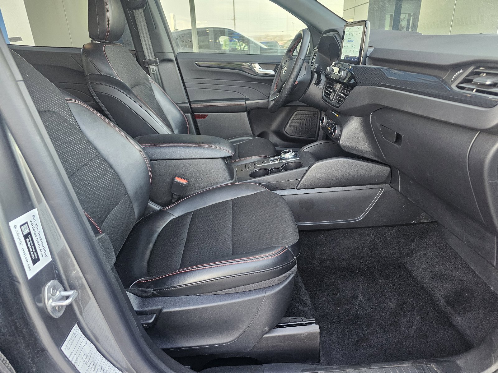 Used 2025 Ford Escape ST-Line image 10