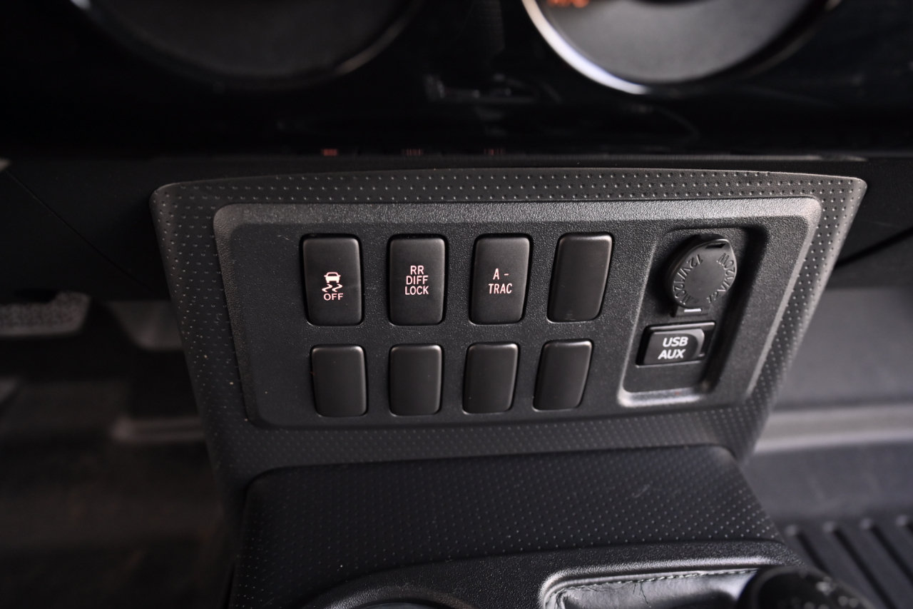Used 2011 Toyota FJ Cruiser 4WD w/ Convenience Pkg image 23