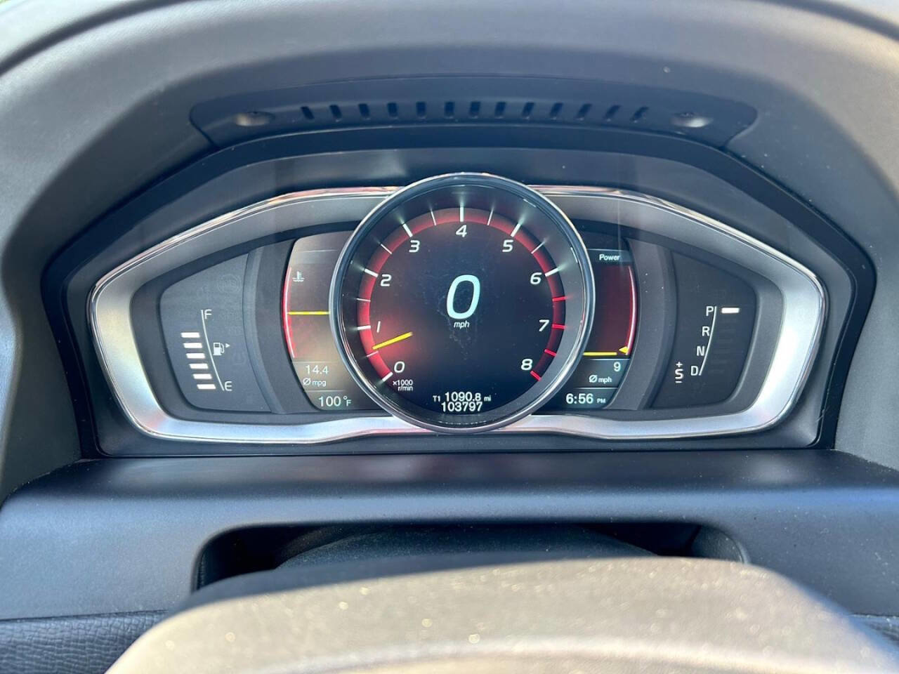 Used 2015 Volvo XC60 T6 Platinum image 18