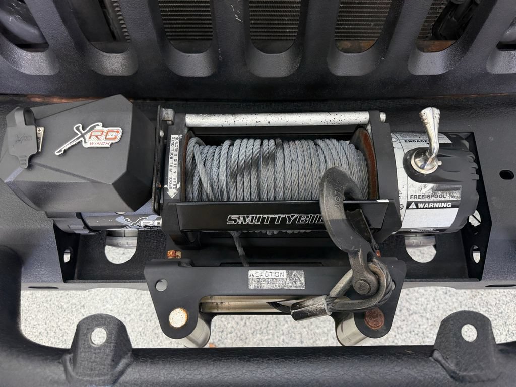 Used 2016 Jeep Wrangler Unlimited Rubicon w/ Connectivity Group AWD/4WD image 42