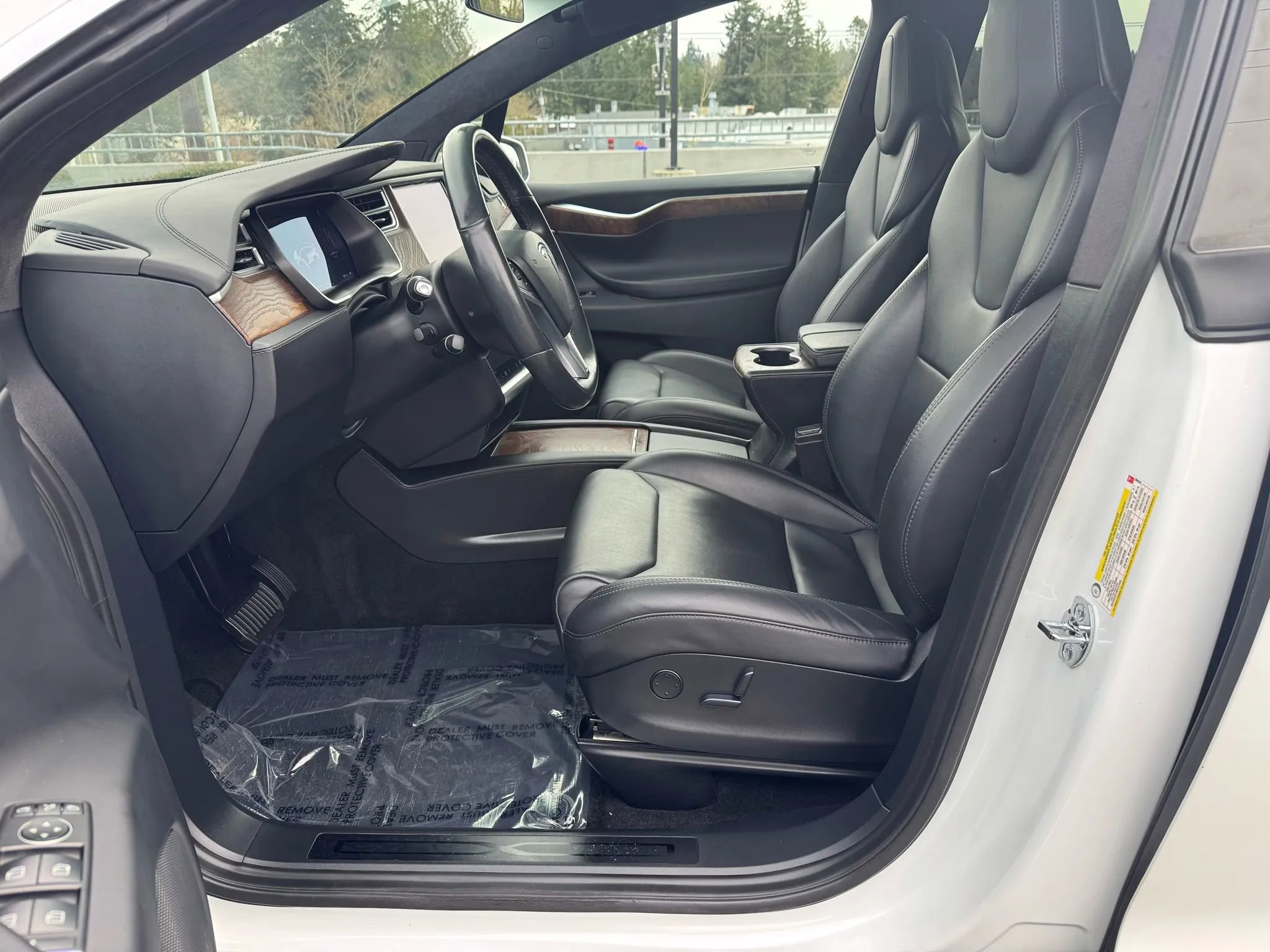 Used 2017 Tesla Model X 75D image 25