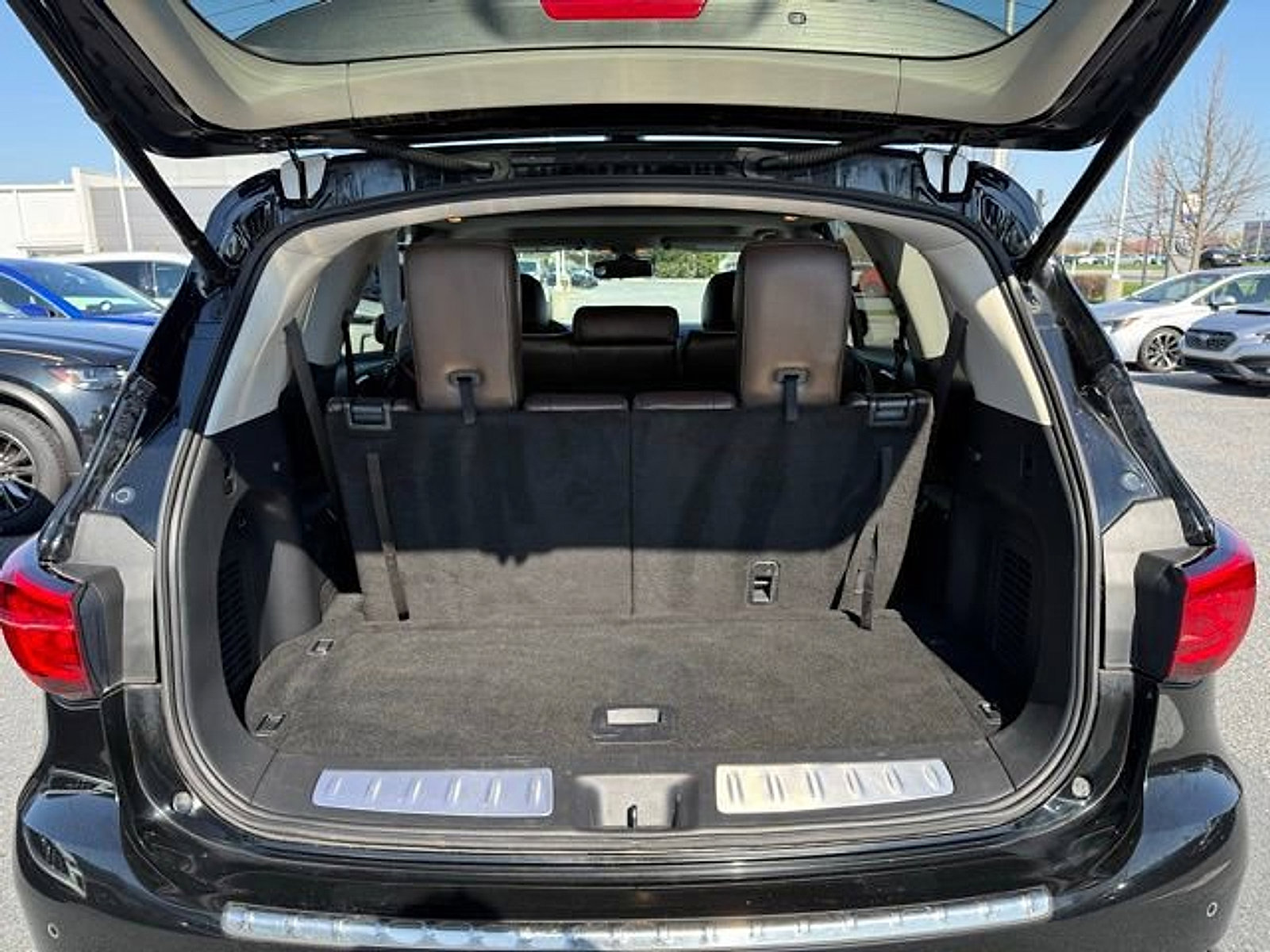 Used 2019 INFINITI QX60 Luxe w/ Essential Package image 10