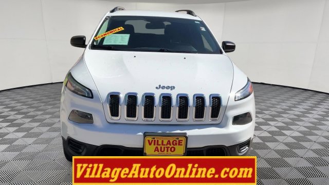 Used 2017 Jeep Cherokee Sport w/ Cold Weather Group FWD image 6