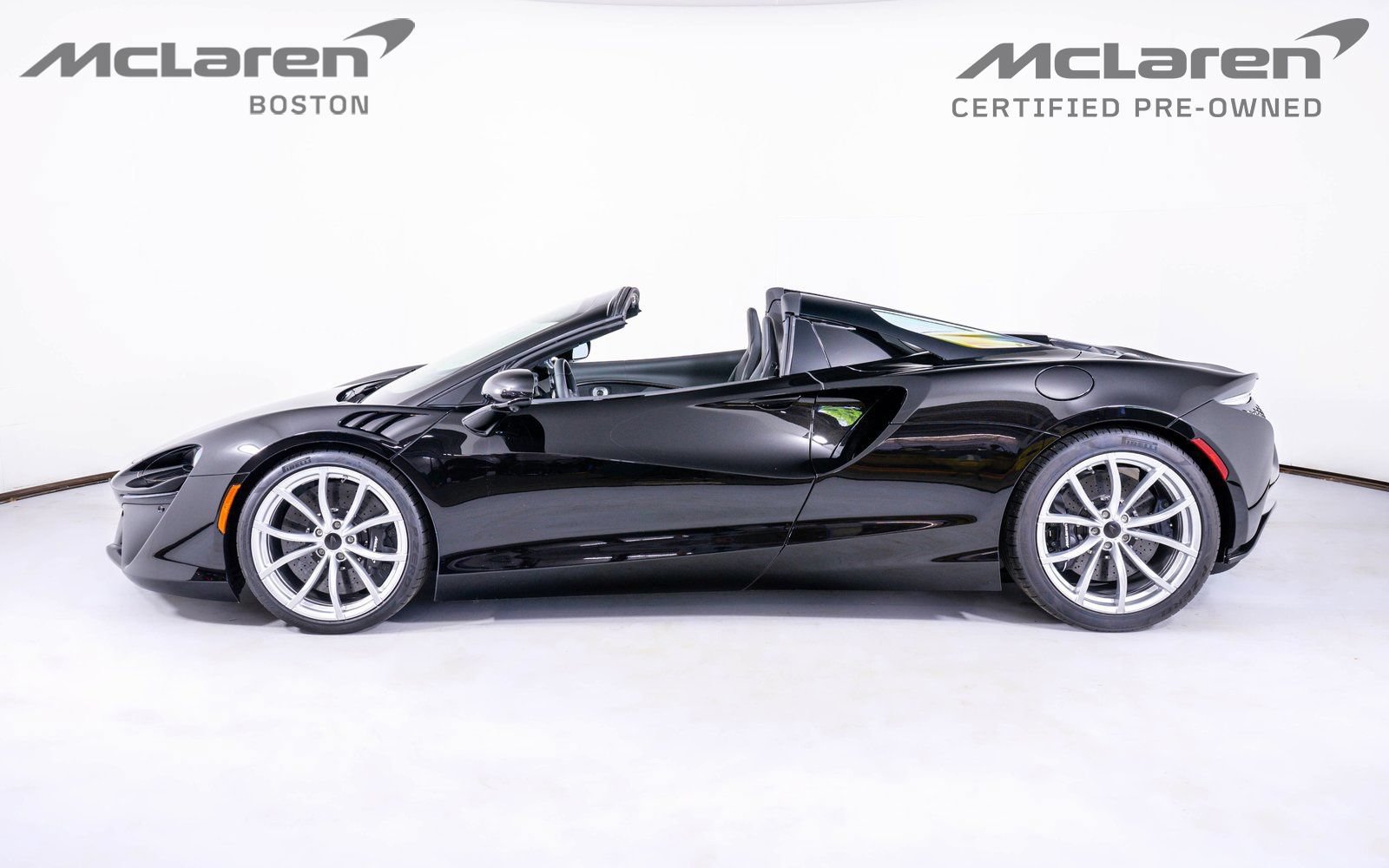 Used 2025 McLaren Artura Spider RWD image 2