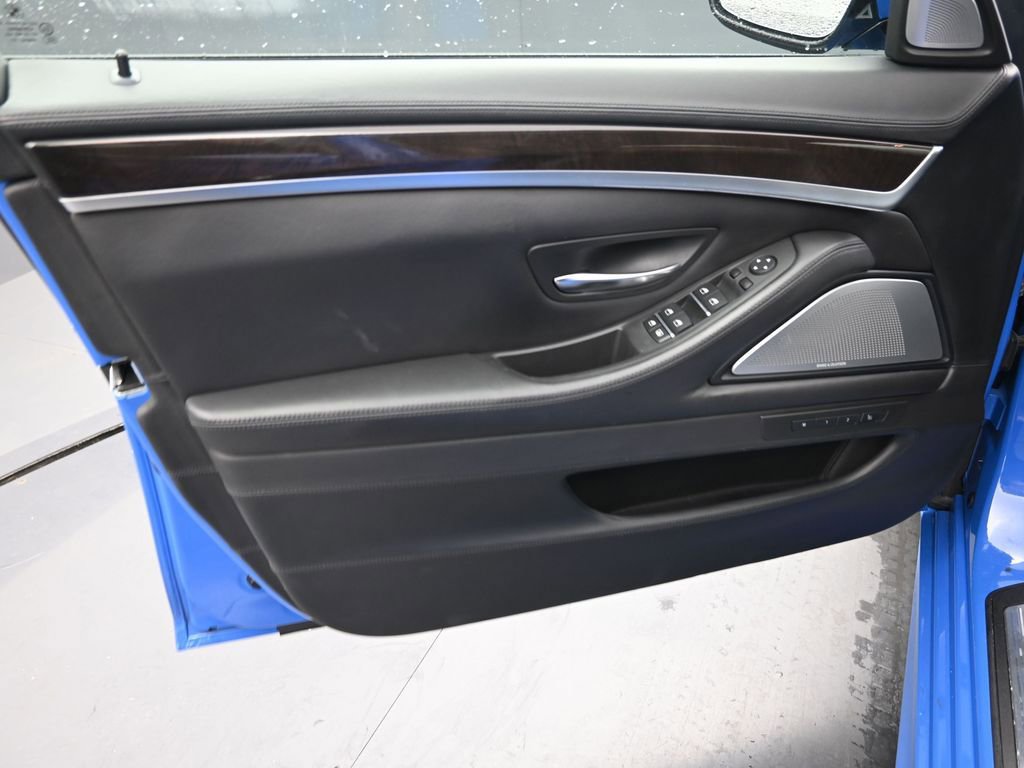 Used 2013 BMW M5 image 13