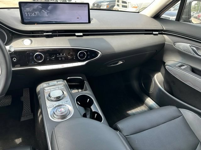 Used 2025 Genesis GV70 2.5T w/ Advanced Package AWD/4WD image 18