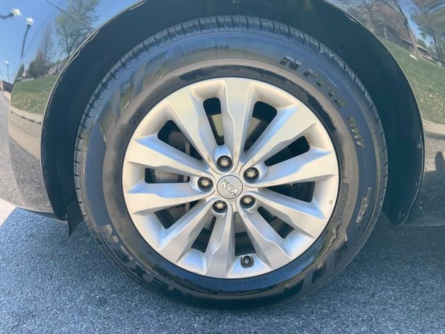 Certified 2017 Kia Sedona EX image 8