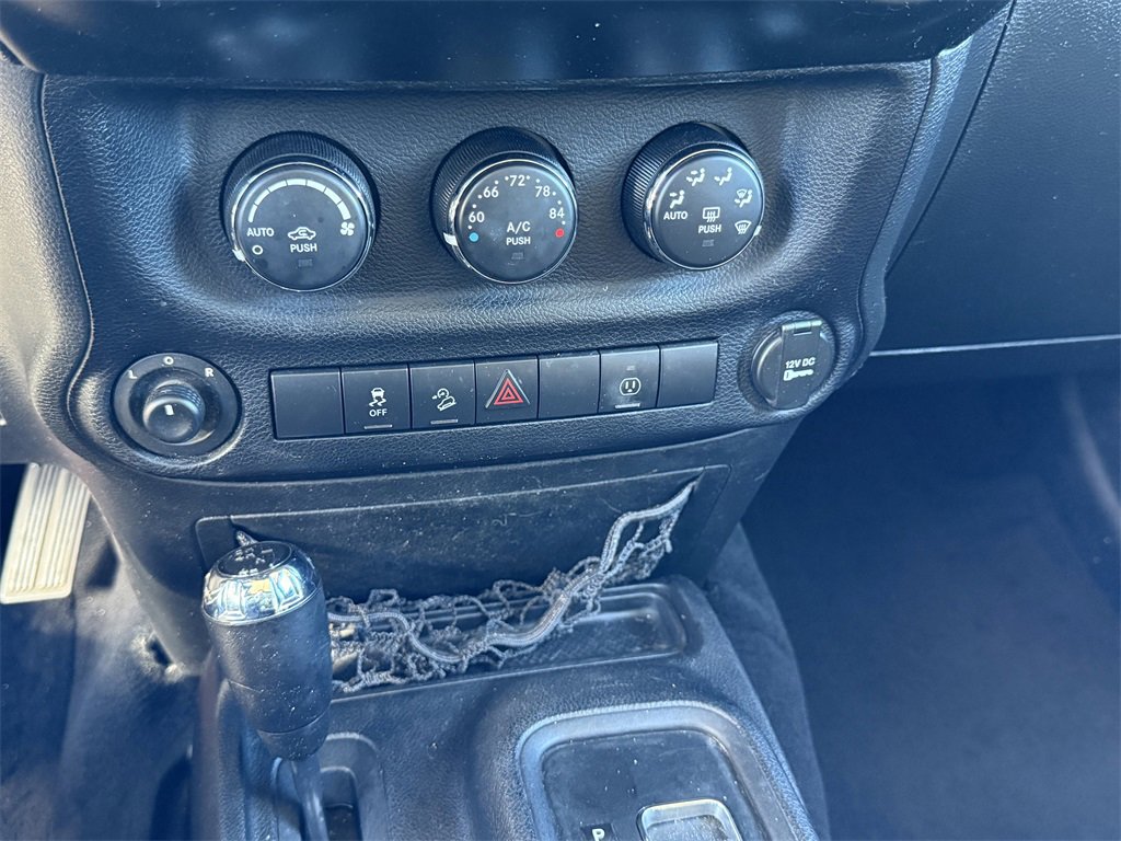 Used 2014 Jeep Wrangler Unlimited Sahara w/ Dual Top Group image 21