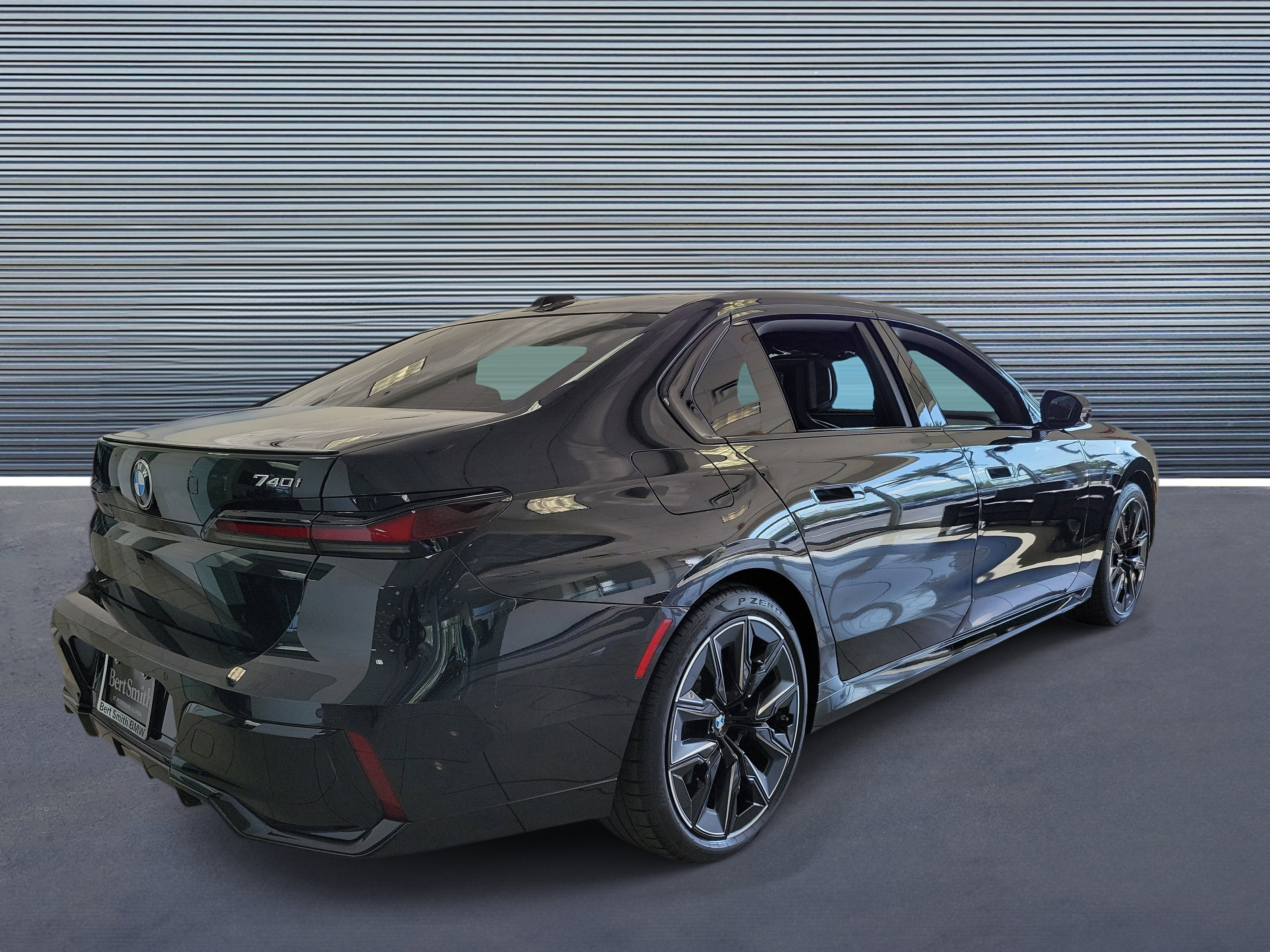 Used 2025 BMW 740i w/ Premium Package RWD image 3