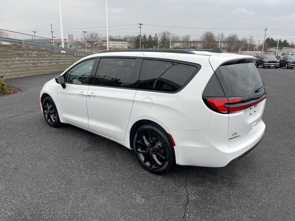 New 2026 Chrysler Pacifica Select image 7