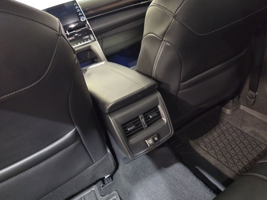 Used 2021 Toyota Avalon XLE w/ Moonroof Package FWD image 22