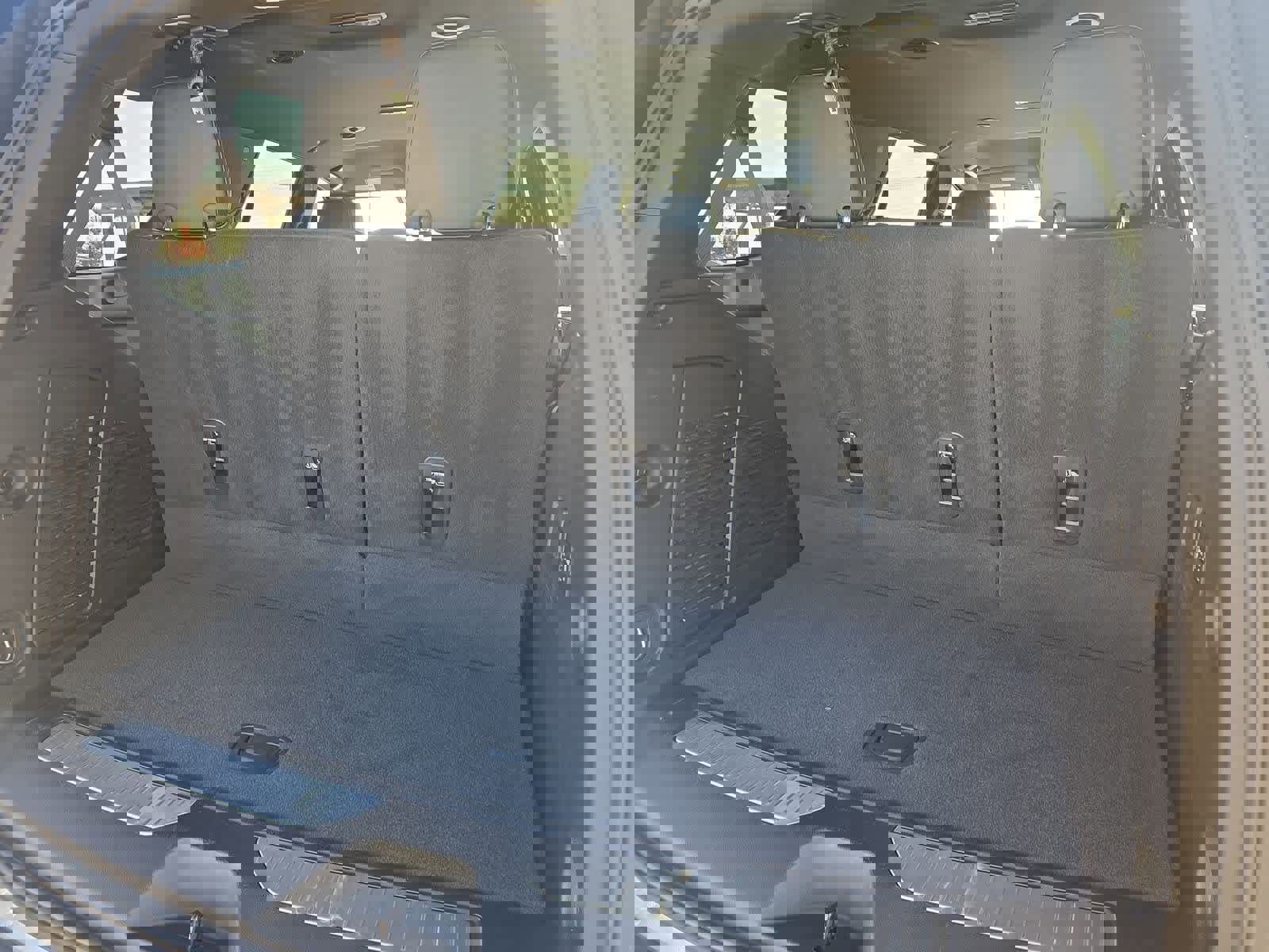 Used 2024 GMC Yukon AT4 image 34