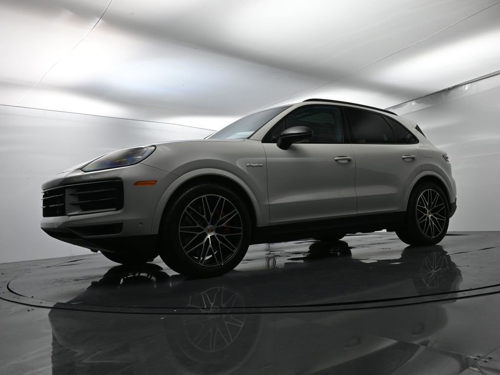 Certified 2025 Porsche Cayenne S image 48