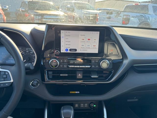 Used 2023 Toyota Highlander XLE image 25