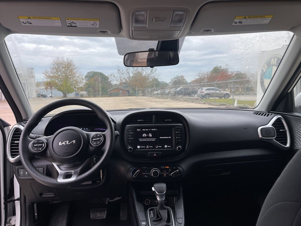 Used 2025 Kia Soul LX w/ LX Technology Package image 9