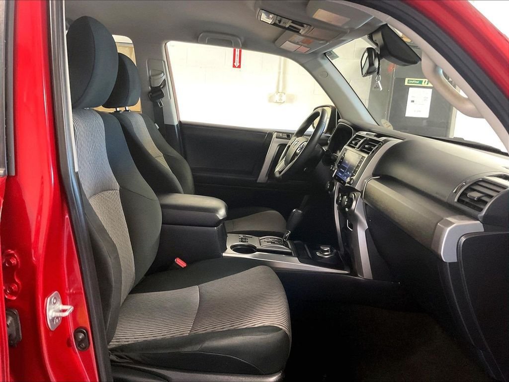 Used 2022 Toyota 4Runner SR5 AWD/4WD image 11