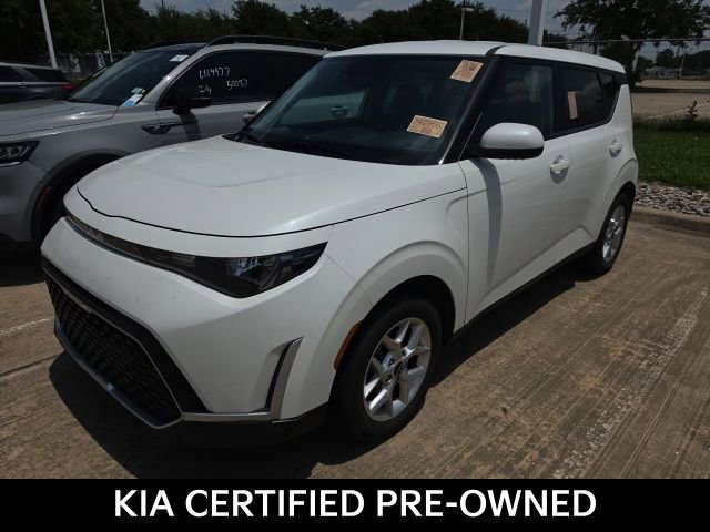 Certified 2025 Kia Soul LX w/ LX Technology Package FWD image 3